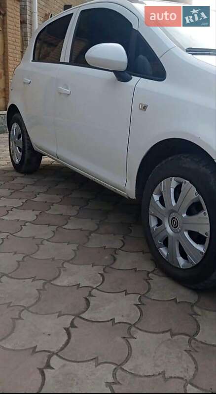 Хэтчбек Opel Corsa 2010 в Подольске