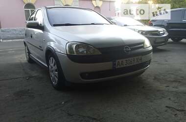 Хэтчбек Opel Corsa 2002 в Киеве