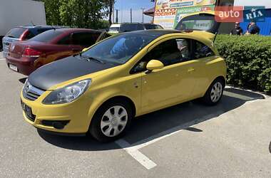 Хэтчбек Opel Corsa 2010 в 