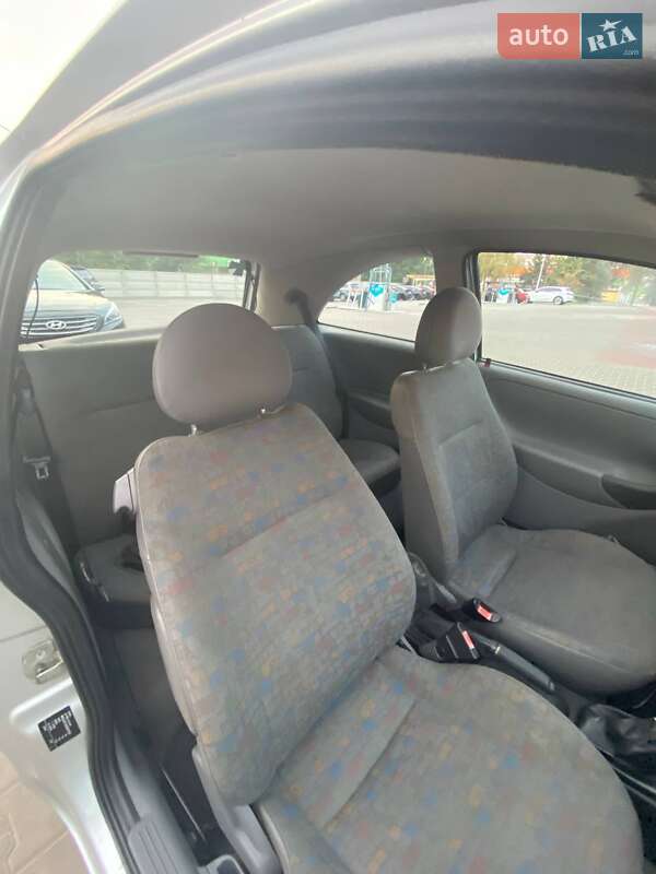 Хетчбек Opel Corsa 2001 в Кривому Розі