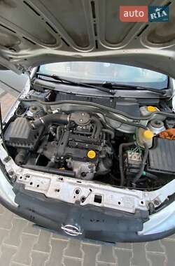 Хэтчбек Opel Corsa 2001 в 