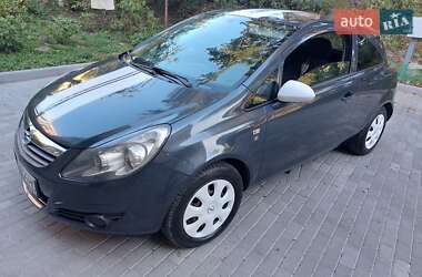 Хэтчбек Opel Corsa 2010 в 
