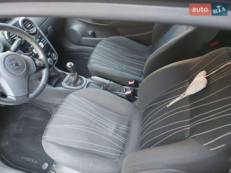 Хэтчбек Opel Corsa 2010 в Львове