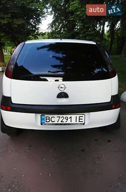 Хэтчбек Opel Corsa 2003 в 
