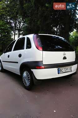 Хэтчбек Opel Corsa 2003 в 