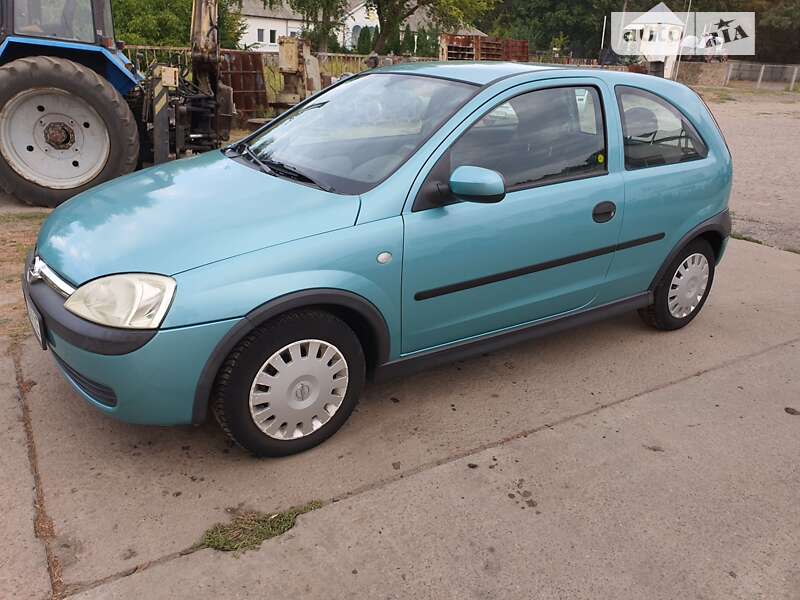 Хэтчбек Opel Corsa 2002 в 