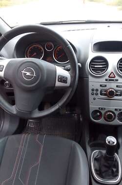 Хетчбек Opel Corsa 2012 в 