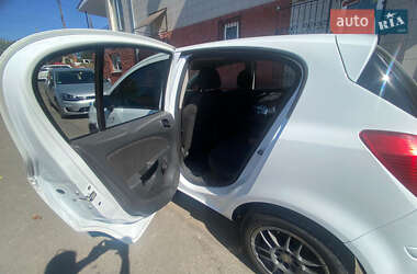 Хэтчбек Opel Corsa 2013 в 