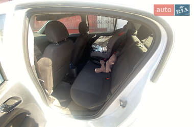 Хэтчбек Opel Corsa 2013 в 