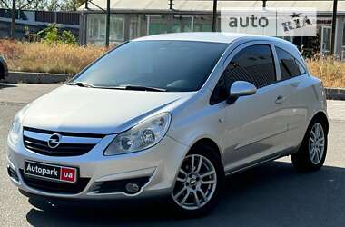 Хэтчбек Opel Corsa 2007 в Киеве