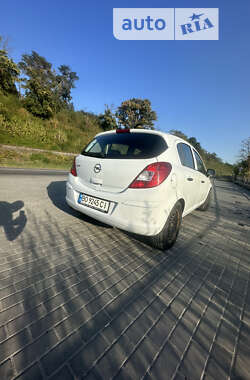 Хэтчбек Opel Corsa 2013 в 