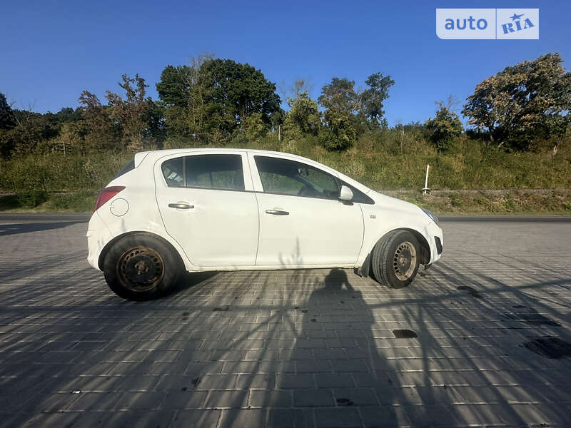 Хетчбек Opel Corsa 2013 в Тернополі