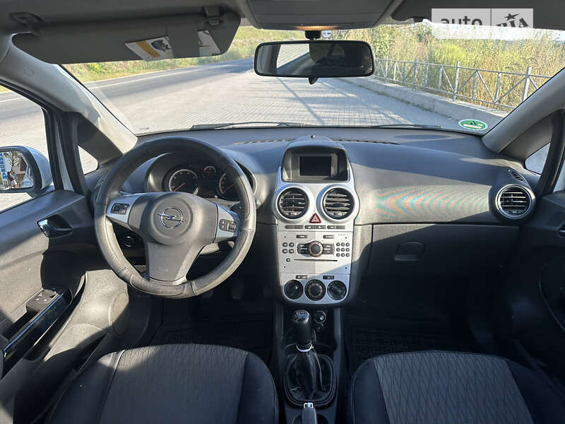 Хетчбек Opel Corsa 2013 в Тернополі
