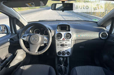 Хэтчбек Opel Corsa 2013 в 