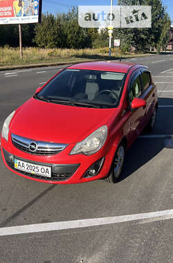 Хэтчбек Opel Corsa 2011 в Киеве