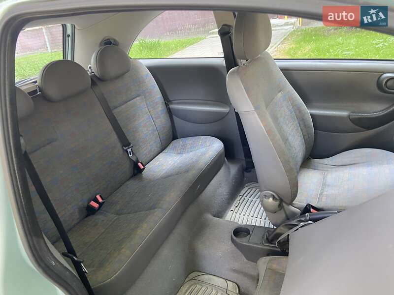 Хэтчбек Opel Corsa 2001 в Львове
