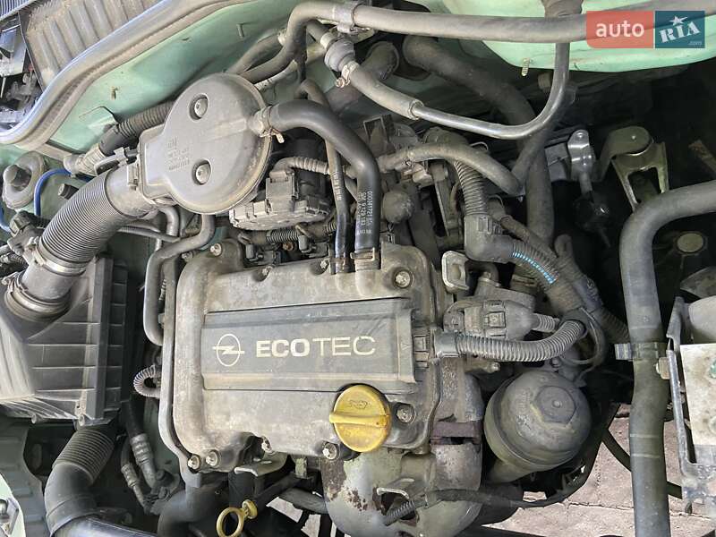 Хэтчбек Opel Corsa 2001 в Львове