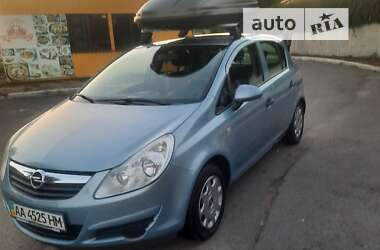 Хэтчбек Opel Corsa 2008 в Киеве