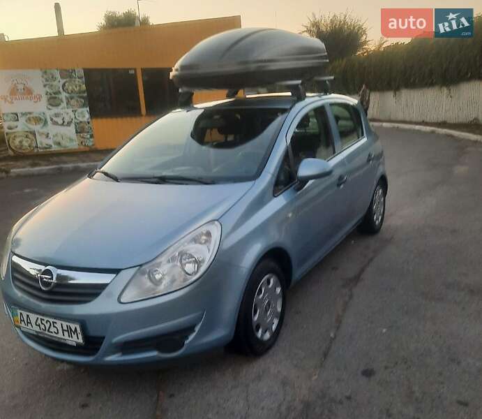 Хэтчбек Opel Corsa 2008 в Киеве