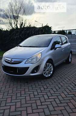 Хэтчбек Opel Corsa 2012 в Конотопе