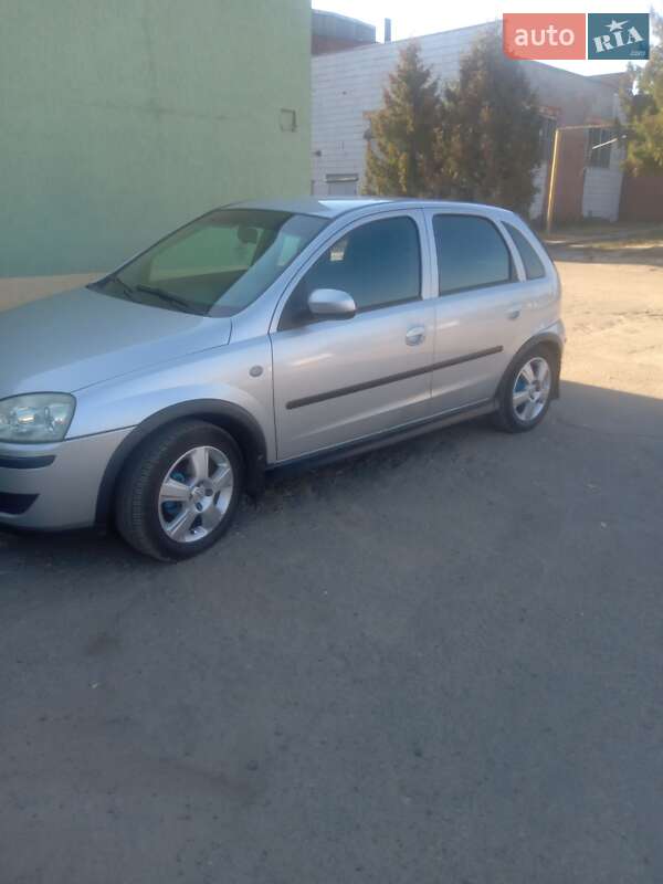 Хэтчбек Opel Corsa 2005 в Сумах