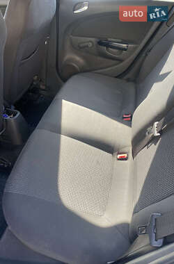 Хэтчбек Opel Corsa 2011 в 