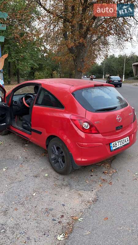 Хэтчбек Opel Corsa 2008 в 