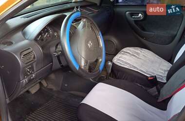Хэтчбек Opel Corsa 2003 в 