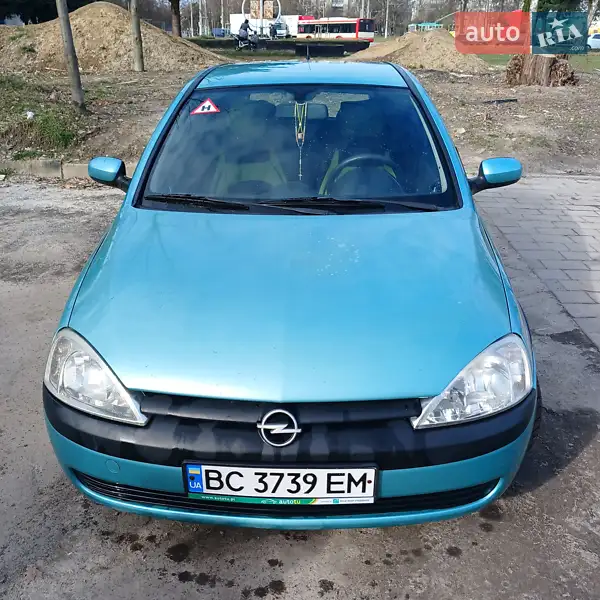 Хэтчбек Opel Corsa 2003 в 