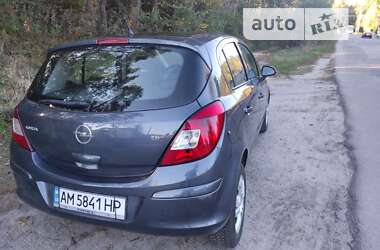 Хэтчбек Opel Corsa 2008 в 