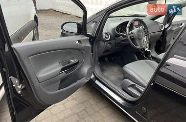 Хэтчбек Opel Corsa 2009 в 