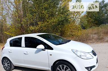 Хетчбек Opel Corsa 2010 в Сумах