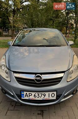 Хэтчбек Opel Corsa 2007 в 