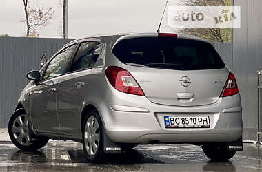 Хетчбек Opel Corsa 2010 в Дрогобичі