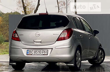 Хетчбек Opel Corsa 2010 в Дрогобичі