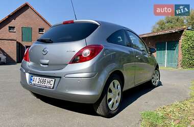 Хэтчбек Opel Corsa 2012 в Киеве