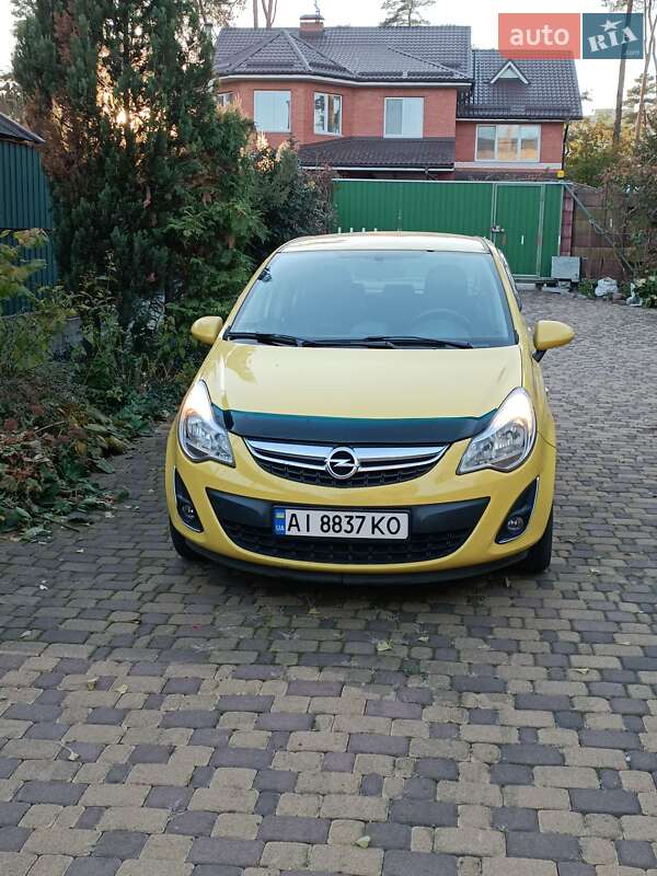 Хэтчбек Opel Corsa 2011 в Ирпене