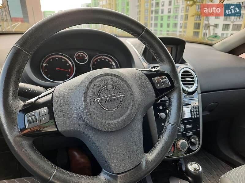 Хэтчбек Opel Corsa 2008 в Ровно
