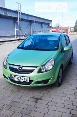 Хэтчбек Opel Corsa 2010 в Ивано-Франковске