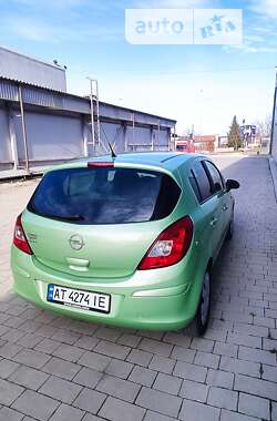 Хэтчбек Opel Corsa 2010 в Ивано-Франковске