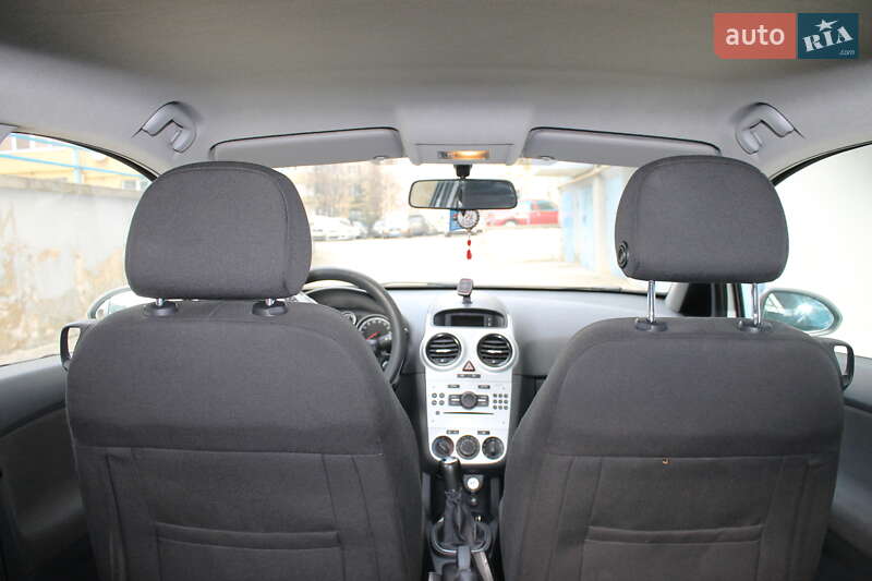 Хэтчбек Opel Corsa 2012 в Ивано-Франковске