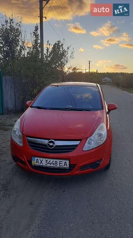 Хэтчбек Opel Corsa 2008 в 