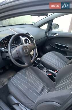 Хэтчбек Opel Corsa 2007 в 