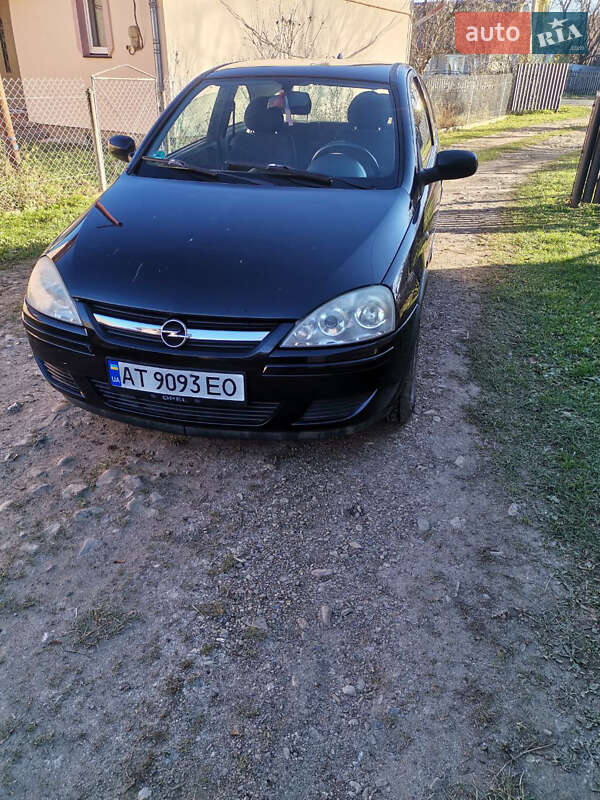 Хетчбек Opel Corsa 2005 в Долині