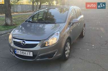 Хэтчбек Opel Corsa 2010 в Киеве