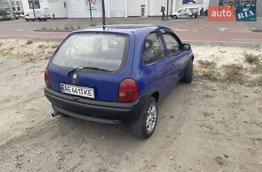 Хэтчбек Opel Corsa 1995 в 