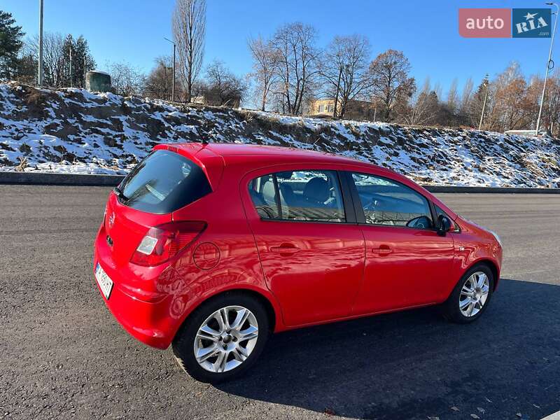 Хетчбек Opel Corsa 2010 в Києві