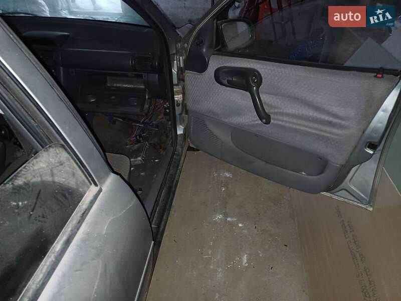 Хэтчбек Opel Corsa 1993 в Днепре
