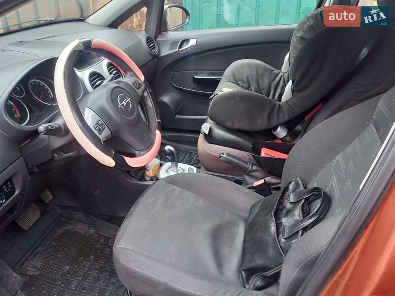 Хэтчбек Opel Corsa 2011 в Днепре