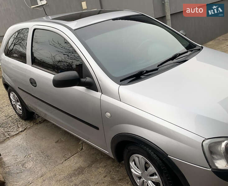 Хэтчбек Opel Corsa 2000 в Владимире